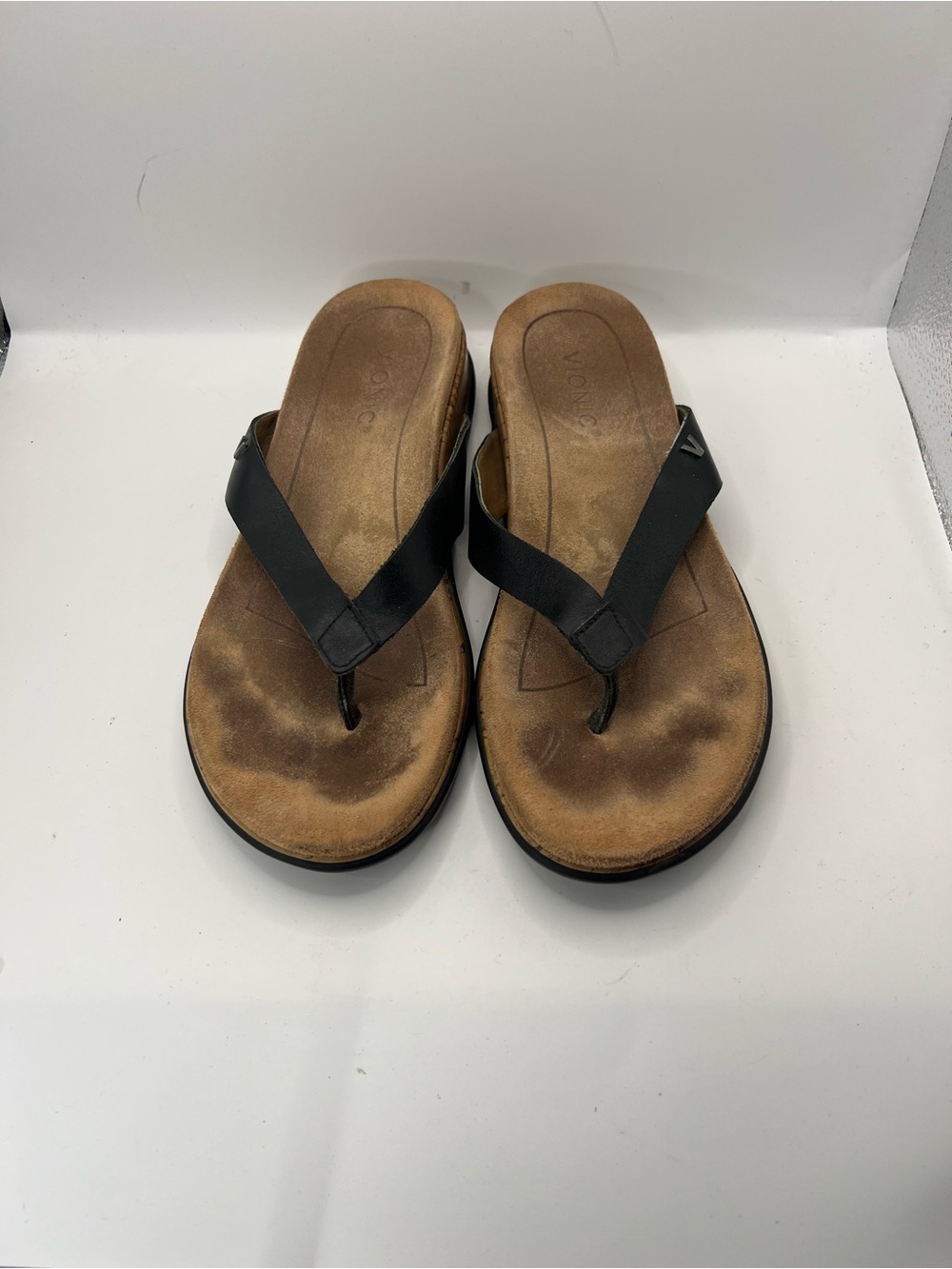 Vionic Black Strap Brown Footbed Women's Thong Sandals